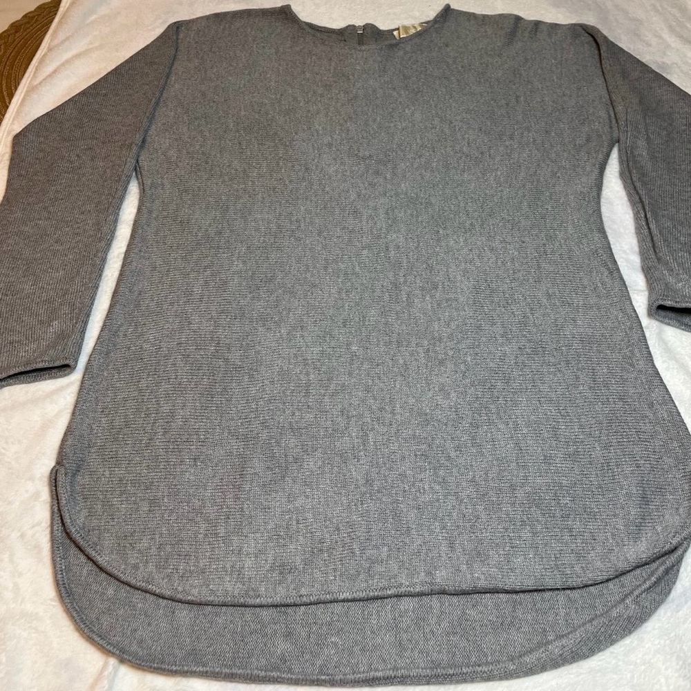 Michael Kors Women's Sweater Gray SZ  L  High Low Hem Zip’s In Back